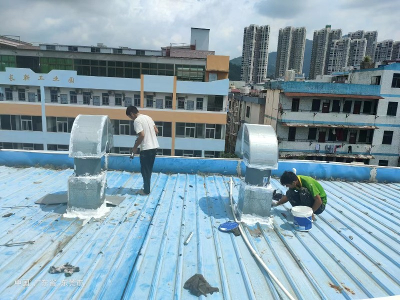 西平钢结构屋面涂料维修方法